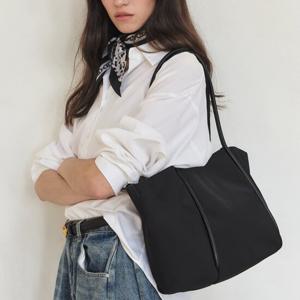 [헤지스] 클래식 블랙 나일론 쇼퍼백L HIBA5E175BK