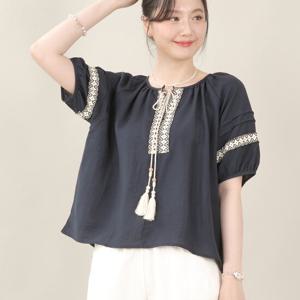 애비뉴투지 엄마옷 보헤미안 자수 여성 여름 반팔 퍼프소매 블라우스 B06510