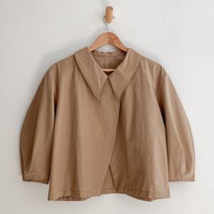 샵앤) 여성 빅카라 튤립 간절기 면100 블라우스 SIU-WBL-4281-베이지