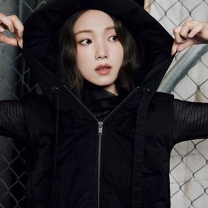 [라인어디션][이성경 착용] 후드 덕다운 베스트 (NDVTOK01)