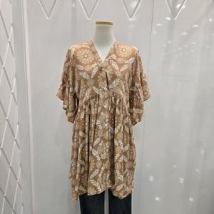 [밸리걸]플라워 프린팅 브이넥 반팔 롱 블라우스 베이지 243060