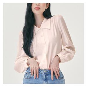 [미쏘]카라 변형 소매 셔링 블라우스 (MIWBLC312B-T)