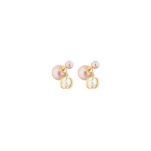 디올 트리발 이어링 골드 피니쉬 메탈 페일 핑크 화이트 레진 펄 E3213WOMRS-D97P