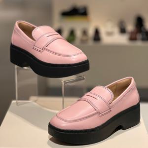 핏플랍24FW F-루마 레더 여성 로퍼 FFSO4F069P1 라이트핑크