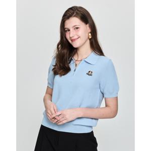 헤지스 여성 25SS 면라이트블루 퍼피 자수 반소매 하프집업 스웨터 HSSW5BL94B1