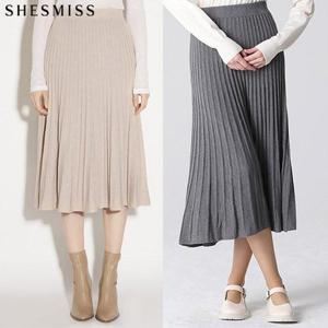 [쉬즈미스][쉬즈미스(SHESMISS)] 리브 니트 플레어 스커트 (택가격 138000원)