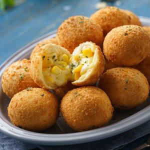 [하우스원푸드] 델리 콘 치즈볼 냉동 생지 (900g x 1봉)