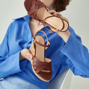 [엘칸토] 정상가159,000원 여성 크로스 스트랩 웨지 샌들 8cm LCWW28M326