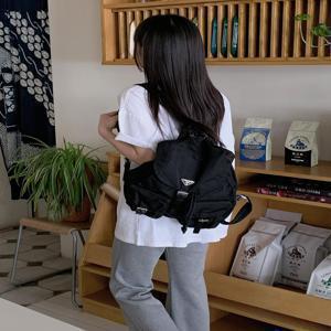 중고 프라다가방 배낭 블랙 데일리 여성백팩 명품감정서 S250331-12