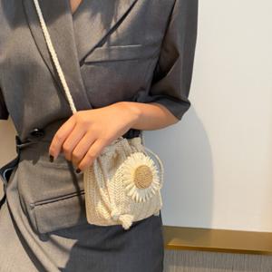 라탄 가방 크로스백 여름 해바라기 직장인 숄더 휴양지 가방비 가벼운 가방