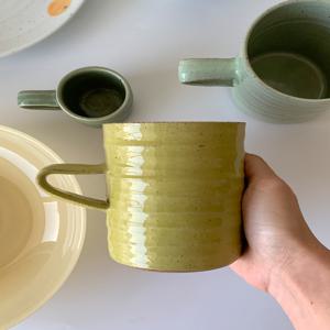 [국내제작] Grass Leaf Mug (2 color) 550ml  대용량 도자기 머그잔