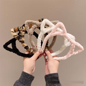 TEMU 5개 세트 여성용 새로운 프린트 플러시 고양이 귀 머리띠, 세안 및 메이크업용 헤어밴드, 외출용 헤어 액세서리, 귀여운 머리 클립 헤어 액세서리 헤어밴드