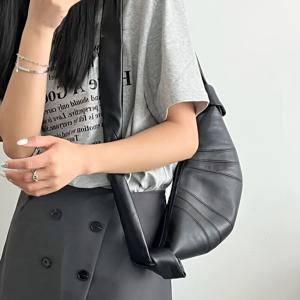 TEMU 여성용 대용량 가죽 토트 백 - 블랙, 조절 가능한 스트랩, 지퍼 클로저, 천으로 안장된 패션 소재, 쇼핑 및 일상 사용을 위한 세련된 어깨 및 크로스바디 백, 일상용 토트 백|슬리크 어깨 백|내구성 있는 가죽 백