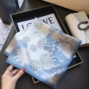 TEMU 1pc 우아한 파란색 카멀리아 프린트 사각 스카프 - 가벼우며 통기성이 좋은 폴리에스터, 봄과 여름 야외 패션에 완벽, 이상적인 어머니의 날 선물, 비치 커버업, 태양 보호 | 꽃무늬 스카프 | 비탄성, 비치 액세서리