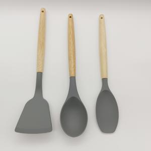 TEMU [3개 실리콘 주방 용품 세트] 3개 실리콘 주방 용품 세트, 노끈 달린 조리기구 안전, 식품 등급, 고온 내성, 나무 손잡이 포함, 주걱, 수프 국자 및 샐러드 숟가락 포함, 요리, 크리스마스, 할로윈, 부활절, 무하람/이슬람 새해, 바스티유 데이를 위한 축제 휴일 선물 세트