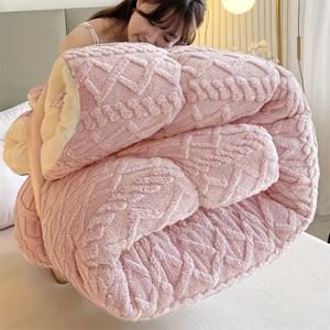 TEMU 1pc 럭셔리 타프타 퀼트, 3층 두꺼운 따뜻한 담요, 부드러운 가을 및 겨울 침구, 올 시즌 두꺼운 부드러운 통기성 기계 세척 가능, 현대적인 기하학적 패턴, 다중 스티치 퀼팅, 가벼운 따뜻한, AB 컬러 컨트라스트, 폴리에스테르 필, 폴리에스테르 커버, 200-250g 직물 무게, 침실 및 객실 사용에 이상적