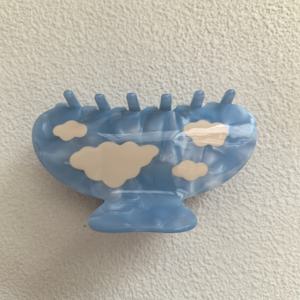 TEMU 1개 귀여운 구름 모양 헤어 클립 - 푸른 하늘과 흰 구름 디자인, 고품질 PVC 무손상 그립, 포니테일 & 번 스타일용 오벌 헤어핀, 생일 선물 액세서리, 화려한 머리 장식
