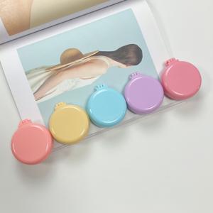 TEMU 5개 세트 미니 마카롱 휴대용 접이식 헤어 브러시 메이크업 거울, 이중용도, 이동 중 스타일링, 여행 일상 필수품, 귀여운 접이식 에어 쿠션 빗, 모든 머리 유형에 적합, 마사지 기능, 남녀공용, 축제 선물, 파티 선물, 1세트에 5가지 색상