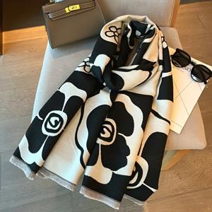 TEMU 여성용 우아한 동백 꽃 목도리 스카프 - 블랙 & 화이트 폴리에스터 랩, 봄/여름용 통기성 & 보온, 해변, 캐주얼 외출 & 저녁 데이트용 다용도 패션 액세서리, 캐주얼 웨어 스카프|꽃무늬 스카프|광택 있는 원단 마감, 헤어 스카프