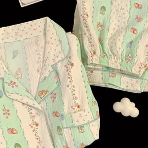 TEMU 여성용 폴리에스테르 긴팔 상의와 라펠 칼라, 크롭드 팬츠가 있는 2pcs 우아한 꽃과 만화 토끼 프린트 파자마 세트, 일본식 카와이 하라주쿠 Y2K 패션, 가을/겨울 2024년을 위한 캐주얼한 게으른 잠옷 - 150gsm 직조 직물|잠옷|파자마