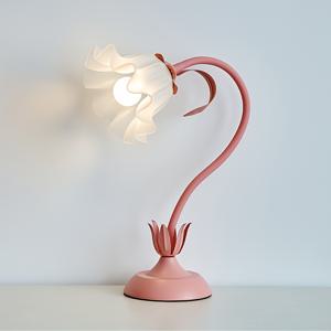 TEMU 1pc 아트 데코 핑크 꽃 디자인 책상 램프, 조절 가능한 가위 넥, 매트 메탈 피니시, 라큐어 단색, USB 전원, 철 베이스, 스위치 제어, 가정 장식, 사무실, 공부, 바, 호텔 조명|데스크테리어