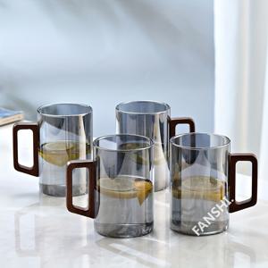 TEMU 4/6개의 가정용 유리 컵 세트, 가족 모임 및 물 마시기에 적합한 500ml 대용량 나무 손잡이 머그컵.