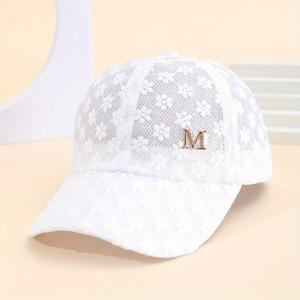 TEMU 여성용 우아한 플로랄 레이스 베이스볼 캡 1개 - 통기성 메쉬 백, 'M' 글자 디자인과 액센트, 도시 여행이나 발렌타인데이, 캐주얼 외출에 적합한 가벼우면서 스타일리시함|볼캡