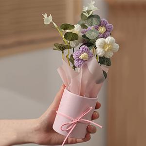 TEMU 핑크 화병과 함께 수제 크로셰 꽃다발 - 크로셰 꽃 5개, 천, 포장지 및 장식 리본 포함 - 어머니날, 발렌타인데이, 생일 또는 기념일 선물에 완벽함 - 봄 홈 데코, 크로셰 공급품