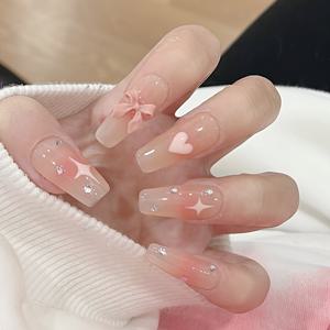 TEMU 24개의 핑크 오므레 롱 발레 슈즈 모양의 프레스온 네일 세트, 3D 패턴의 리본, 하트, 별, 라인스톤 스티커가 있는 거울 표면, 여성용으로 완전히 덮여있는, 재사용 가능한, 자연적으로 붙는 인공 아크릴 코피 네일, 네일 글루로 붙입니다.