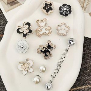 TEMU 11pcs 골든 러블리 베어 신발 자수 블링 라인스톤 꽃 나비 신발 장식 분리 가능한 인공 인조 비즈 신발 액세서리 DIY 다기능 체인 신발 클립 여성용 샌들 슬라이드 슬리퍼 해변 가방 할로윈 생일 파티 선물