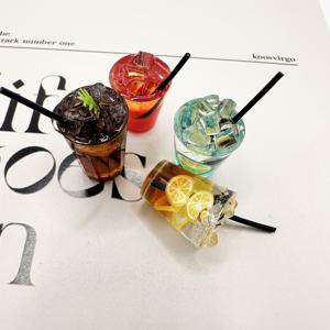 TEMU 4pcs 미니 음료 컵 - 인형집 장식, 전기 미사용, 깃털 없는, 새해 및 여름 테마, 보관하기 쉬움, 독성 없음, ABS 재질, 18세 이상의 사람에게 완벽한 미니어처 음료 컵 | 화려한 컵 디자인 | 내구성 있는 ABS 재질, 인형집 액세서리