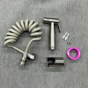 TEMU 3pcs 현대 스테인리스 스틸 비데 스프레이어 세트 - 벽걸이 포함, 손수건 스프레이어, 홀더 및 유연한 호스 - 화장실 청소, 위생 유지, 마무기 - 배터리 필요 없음, 쉬운 설치, 설치 하드웨어 포함, 욕실 장비