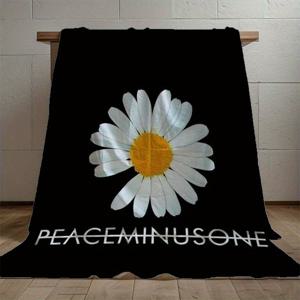 TEMU G-DRAGON Peaceminusone 프린트 플란넬 담요 - 부드러운 폴리에스터, 모든 계절 사용, 알러지 방지 및 찢어지지 않는, 소파, 침대, 사무실, 캠핑 및 여행에 이상적, 완벽한 크리스마스, 결혼식, 생일, 친구 선물, 캠핑 담요 | Gdragon 디자인 | 내구성 있는 니트 담요