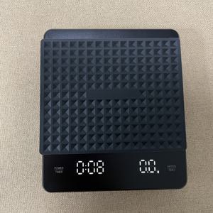 TEMU USB 충전식 디지털 커피 저울 타이머 포함, 3kg/0.1g 정밀도, 3가지 측정 단위(g, ml, oz), 쉬운 세척 ABS 플라스틱, 블랙과 화이트 액센트, 홈 브루잉 및 주방용 무료 매트 제공