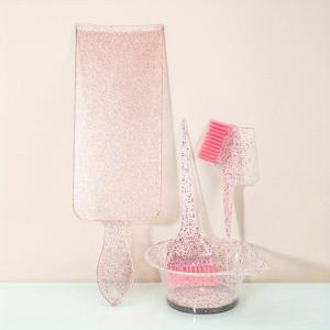 TEMU 이번에는 머리카락을 반짝이게 하는데 도움이 되는 4개 세트의 보드와 브러시 키트입니다. 이 제품은 이발소나 집에서 사용할 수 있는 글리터 머리 염색 도구입니다.