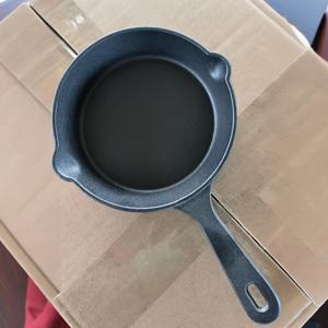 TEMU 1pc 양념 처리된 주철 프라이팬, 드립 주둥이, 오븐 사용 가능, 휴대용 프라이팬, 계란, 햄버거, 그릴용 - RV 요리, 캠핑, 야외 하이킹 장비, 인덕션 쿡탑 호환, 식품 접촉 안전, 철 재질, 무충전, 내부 기능 - 5.5