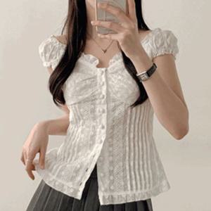 [발레코어/휴양지룩] 테즈 레이스 펀칭 오프숄더 나시 블라우스 (2color)