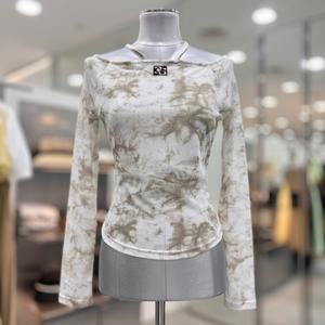 [에고이스트]오프숄더 스트랩 포인트 나염 슬림 티셔츠 EQ2CL560HJ