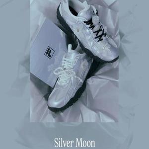휠라 남여공용  한소희 착용  에샤페  실버문 운동화 패션화 1XM02348H 063 1XM02348H063