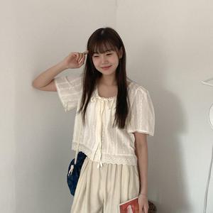 슈베아 플라워 자수 블라우스