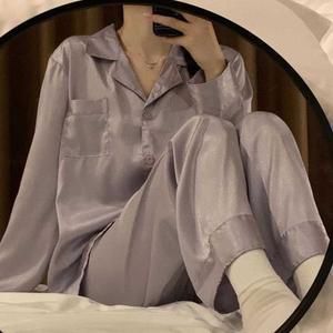 [신세계몰]언더웨어 홈웨어 여성 파자마 잠옷 여유핏 실크원단잠옷