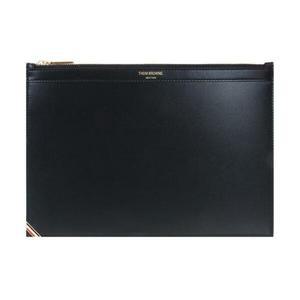 [톰브라운] 삼선탭 클러치 백 / MAC112A 06549 001