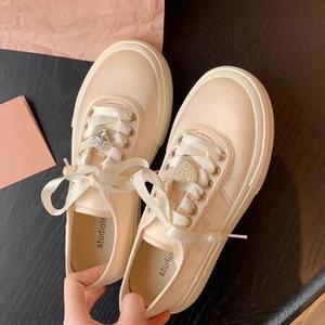 마킷4 여성 워킹화 리얼 가죽 버전~포도맘 화이트 스니커즈 봄가을 여름 캐주얼 코디 스커트 새틴 슈즈 젠2