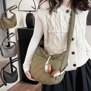 여성 데일리 베이직 퀄팅 패딩 미니 크로스백