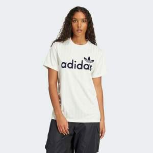 [아디다스코리아공식] JC7700 리니어 그래픽 보이프렌드 티 GRAPHIC BF TEE JC7700