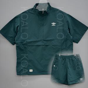 [국내백화점판] UMBRO 엄브로 25신상 클래식 반팔 스탠넥 아노락 셋업 세트 (그린) UQ223CWT42