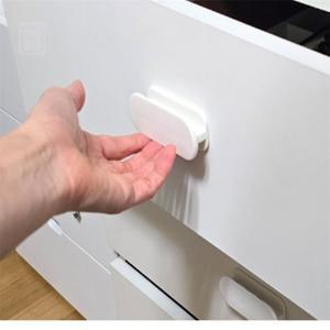 오늘에게 부착식 장롱 선반 손잡이 2P 씽크대부착식손잡이