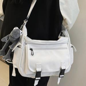 남 학생 여 학생 캔버스 메신저 크로스백 학생 룩 패션