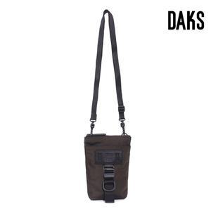 [닥스] 가죽패치 장식 브라운 나일론 미니백 폰백 크로스백 (DBHO4FP05W2)