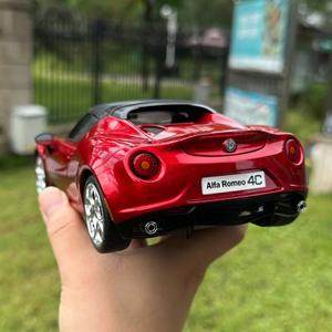 AUTOART AA 1:18 알파 로미오 4c 스포츠카 모델 합금 컬렉션 친구와 가족을 위한 선물 디스플레이